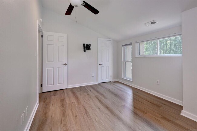 Building Photo - 106 Harrops Glen