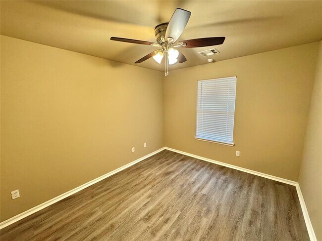 Building Photo - 8121 Hillers Rd