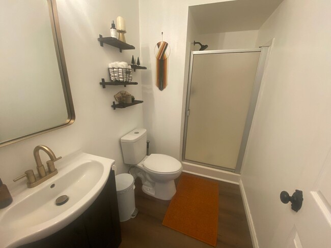 Building Photo - Quartz Hill Pool Home