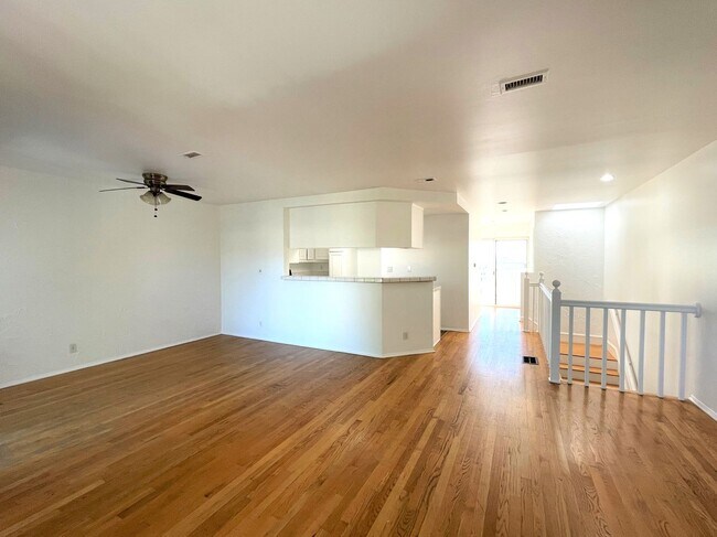 Building Photo - 451