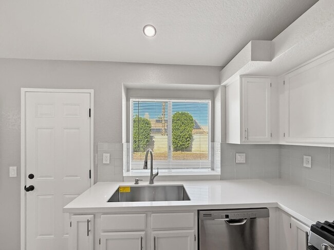 Building Photo - 69736 Cypress Rd