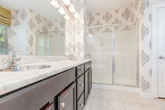 Building Photo - 15125 Jade St