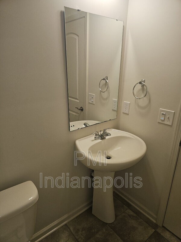 Building Photo - 15364 Staffordshire Wy