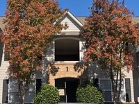 Building Photo - 1385 S Donahue Dr