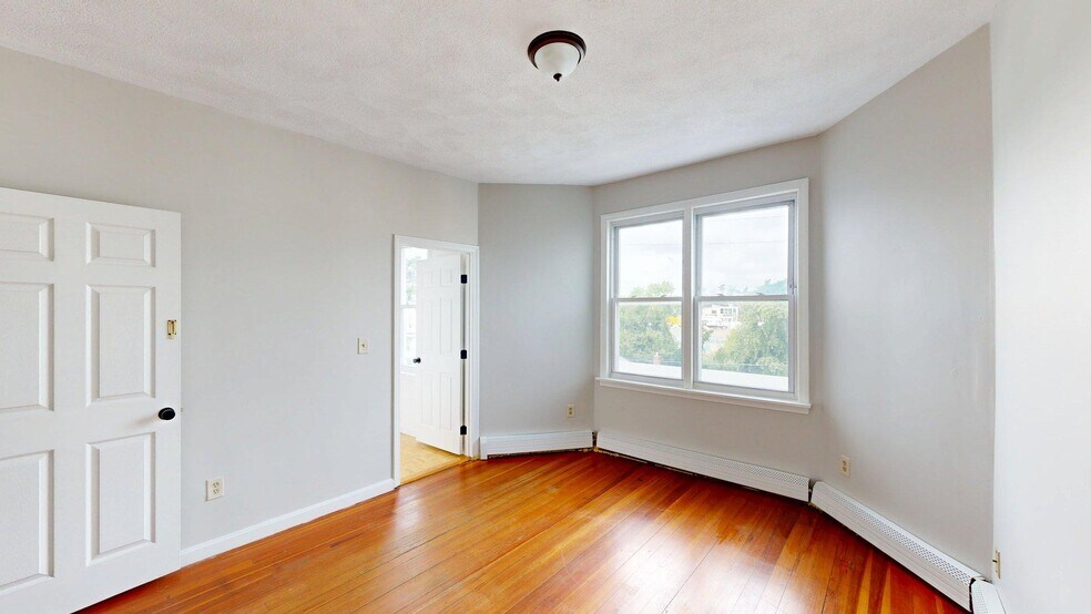 Building Photo - 165 Hichborn St