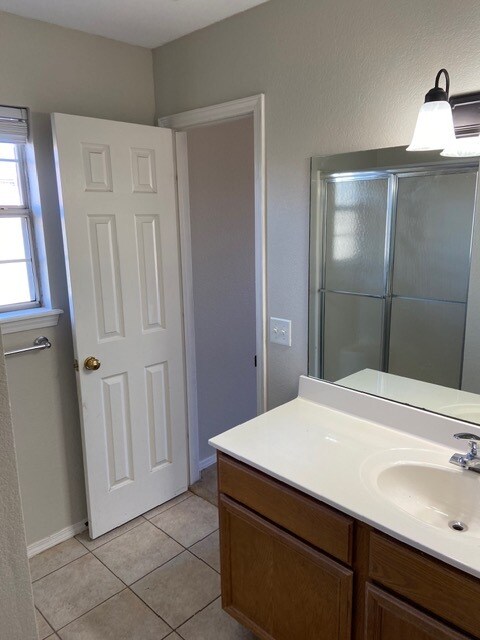 Building Photo - 520 Sun Meadow Dr