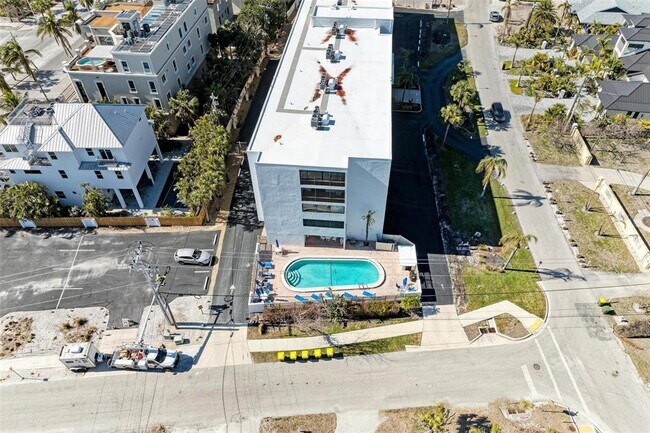 Building Photo - 350 S Polk Dr