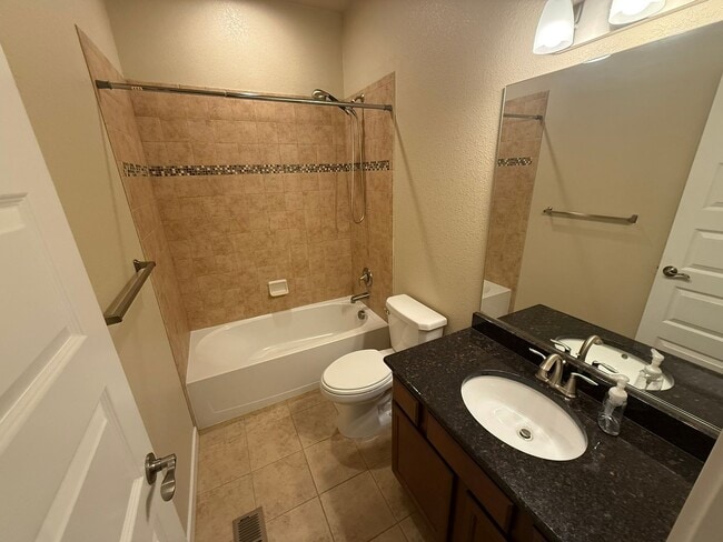 Building Photo - Spacious Modern 5-Bedroom Ranch Home in Hidden Valley Farm