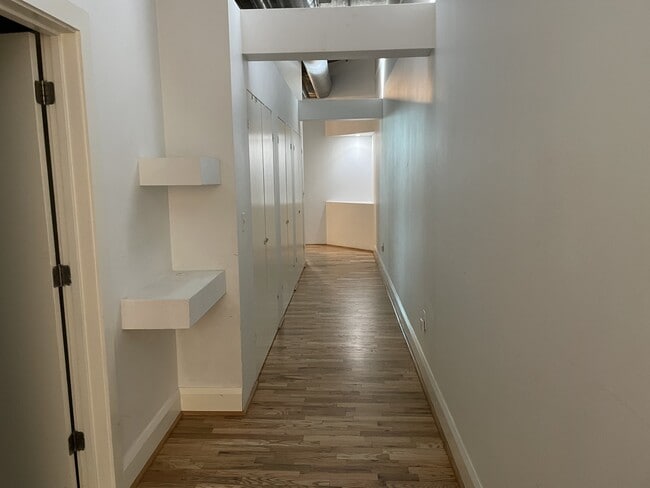 Building Photo - 1401 Calumet St