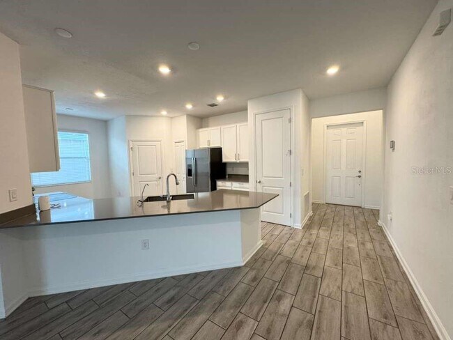 Building Photo - 1180 Saguaro St