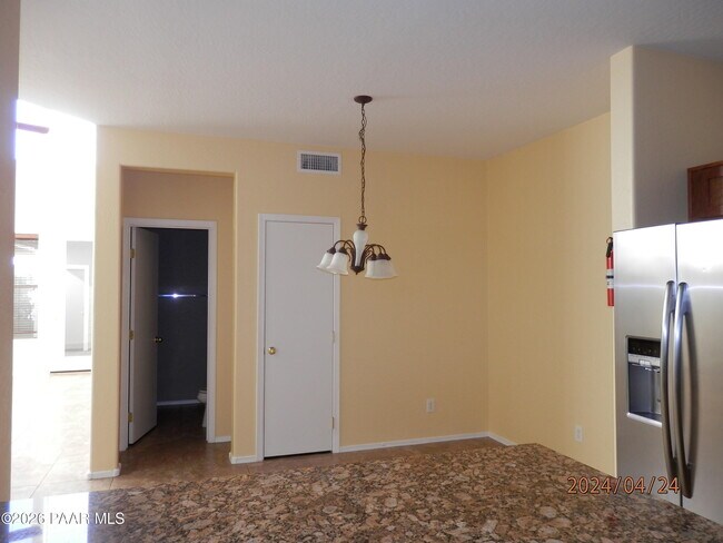 Building Photo - 7036 N Lantern Ln E