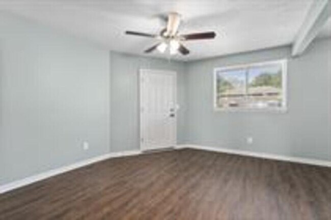 Building Photo - 4825-4833-4833 NW Homestead Terrace