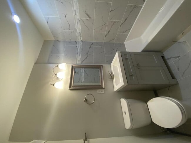 Building Photo - 3436 Leverton Ave