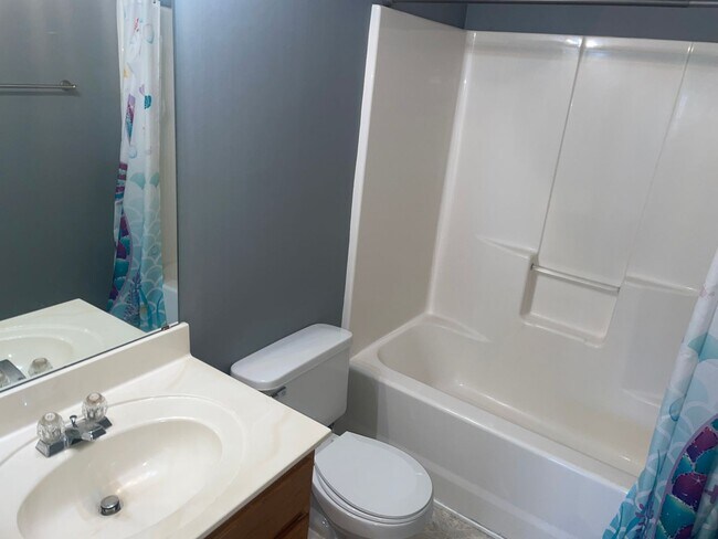 Building Photo - Move In Special On Beautiful 3 Bedroom Home!