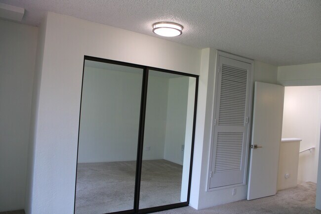 Building Photo - 7650 Birch Bay Dr