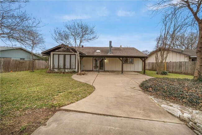 Building Photo - 2515 Berkett Dr