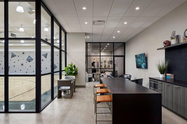 Building Photo - 161 Fairview Ave N