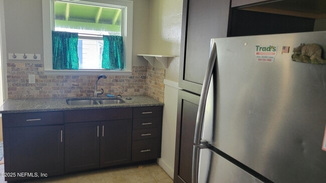Building Photo - 2141 Belote Pl