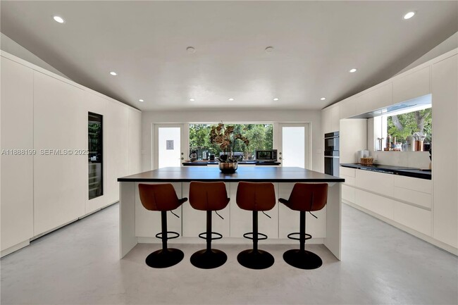 Building Photo - 520 Bay Point Rd