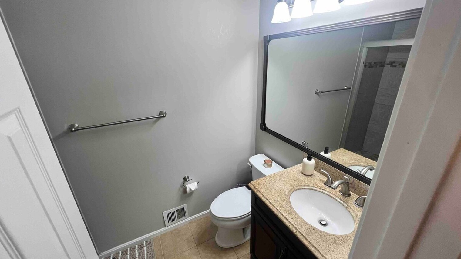 Building Photo - 6346 Chimney Wood Ct