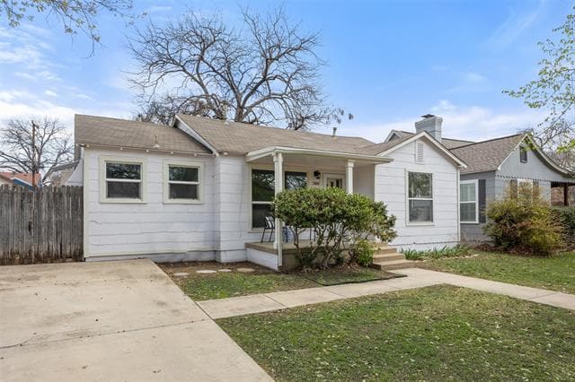 Building Photo - 3904 El Campo Ave