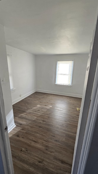 Building Photo - 1104 Monroe St