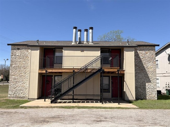 Building Photo - 9902 Roxanna Dr