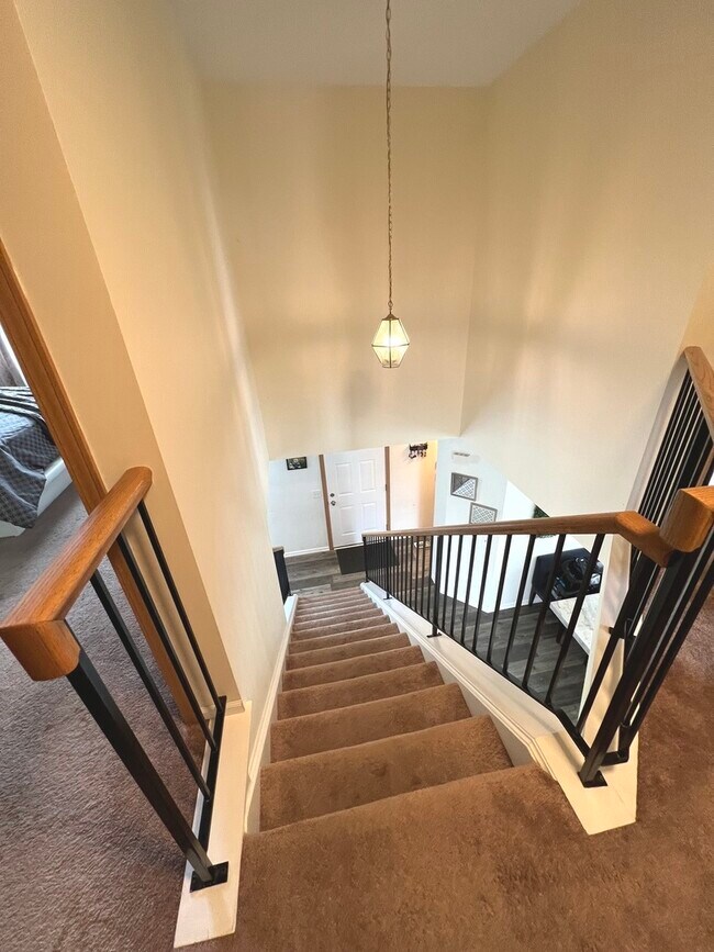 Building Photo - 1327 Fox Chase Dr