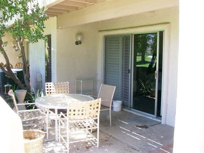 Building Photo - 35032 Mission Hills Dr