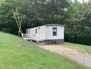 Building Photo - 6692 Skyview Dr SE