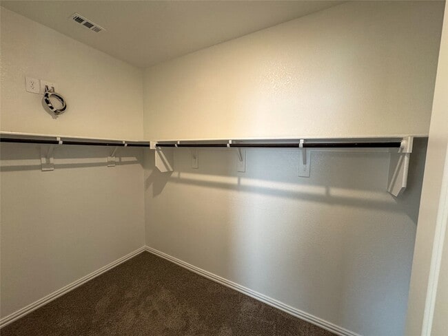 Building Photo - 2110 Dunbar Dr