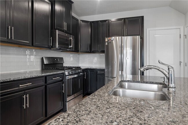 Building Photo - 5103 Spruce Rd