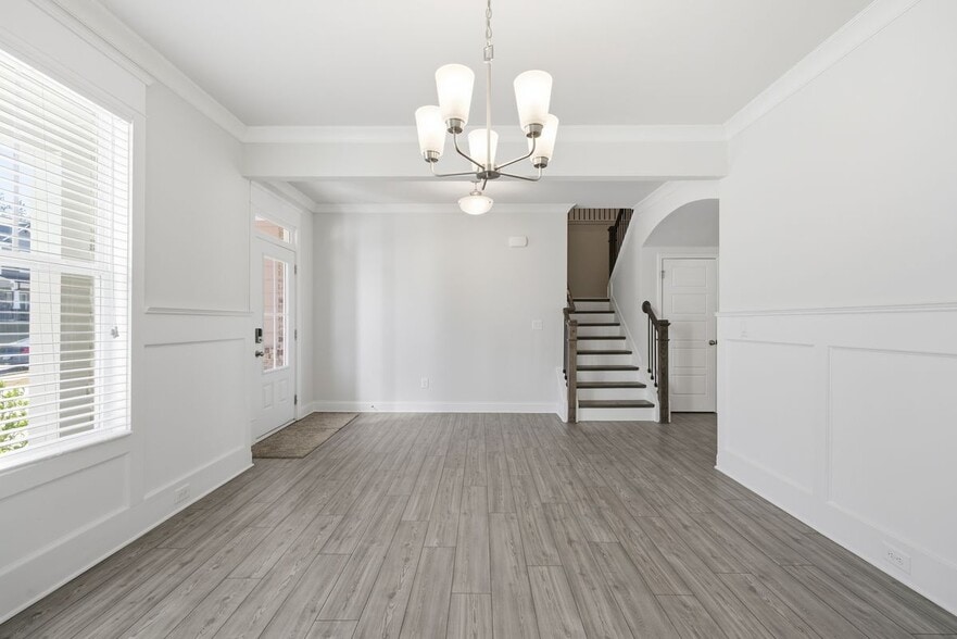 Building Photo - 1752 Dover Creek Ln