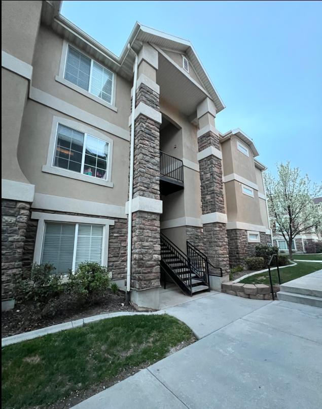 Building Photo - 1195 W Dallin Dr