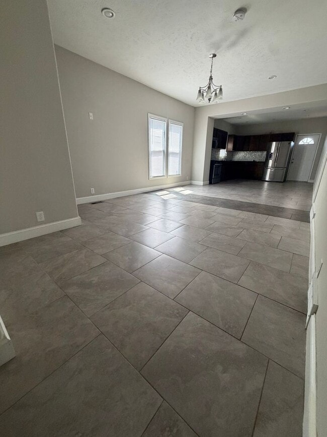 Building Photo - Spacious 4 Bedroom 2 Bathroom House on West End!