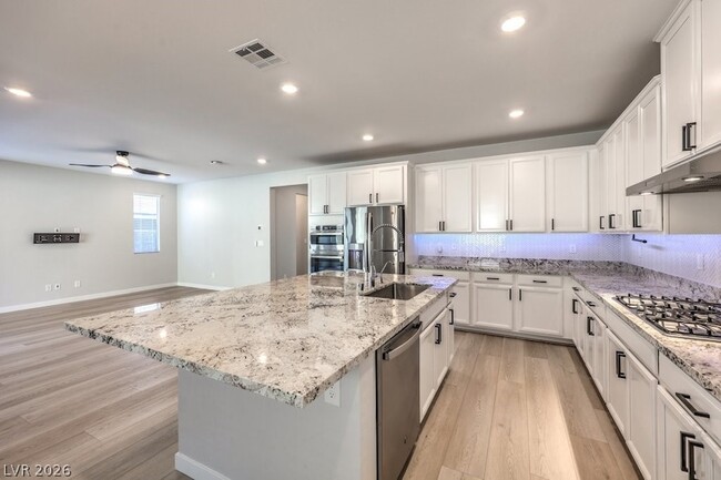 Building Photo - 12392 Aster Hills Ave