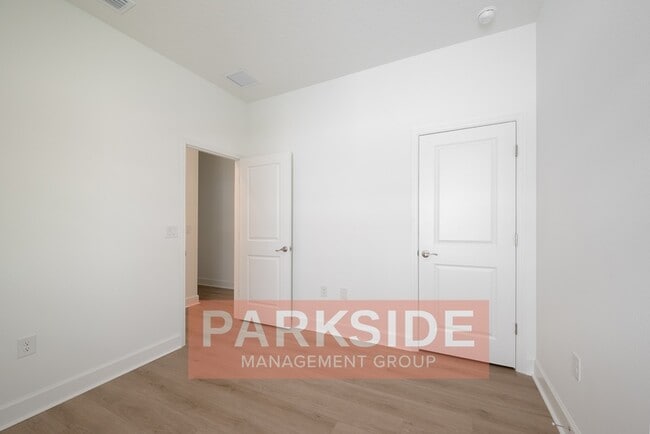 Building Photo - 1512 W 8th St