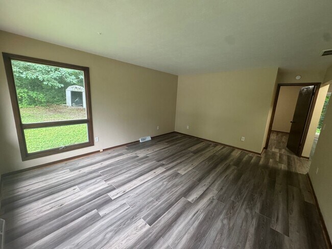 Building Photo - 908 Asbury Ct