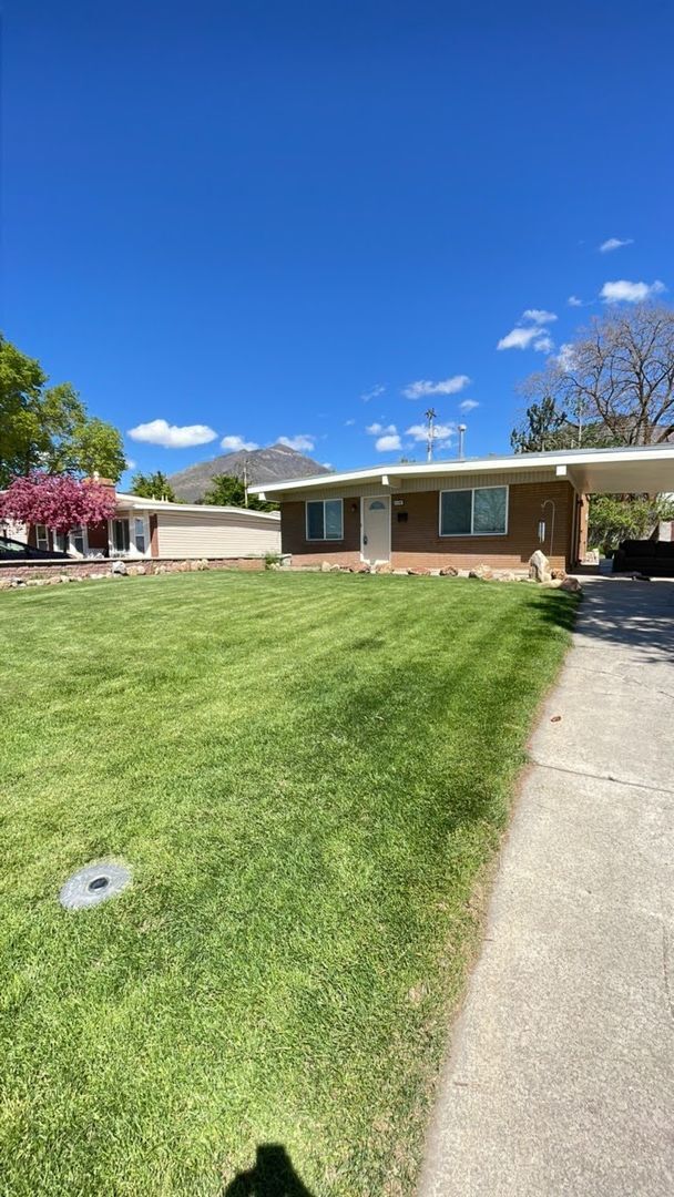 Building Photo - Beautiful 4-Bedroom Home in Desirable Holladay Neighborhood