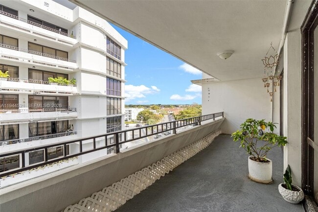 Building Photo - 13953 Kendale Lakes Cir