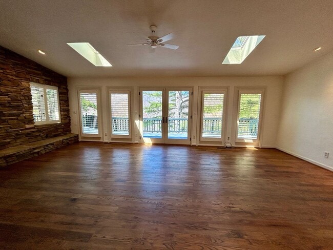Building Photo - Central AVL - Large Custom Built Home with...
