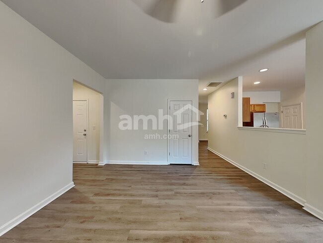Building Photo - 4012 Lawrence Daniel Dr