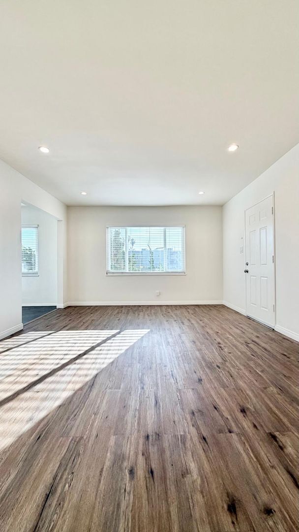 Building Photo - 1433 Meadowbrook Ave
