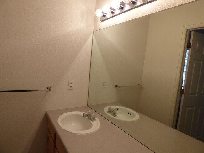 Building Photo - 1596 Meachum Way