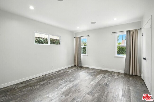 Building Photo - 6137 Laurelgrove Ave