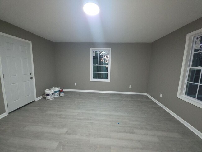 Building Photo - Spacious 3-Bedroom, 2-Bath House – Unfurnished