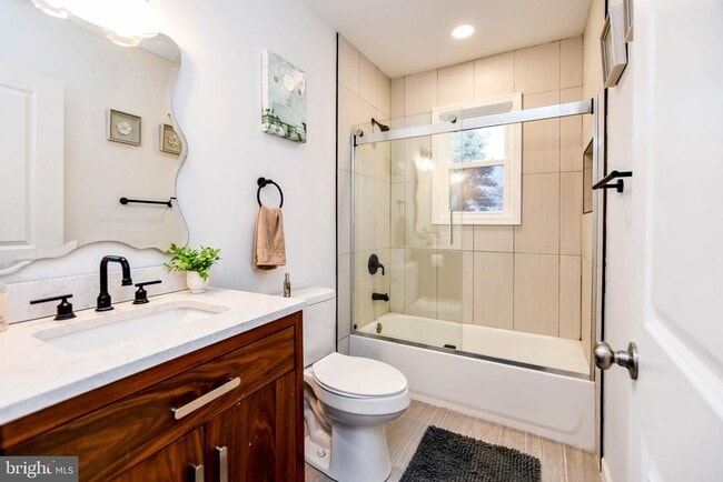 Building Photo - 3802 Cedar Dr