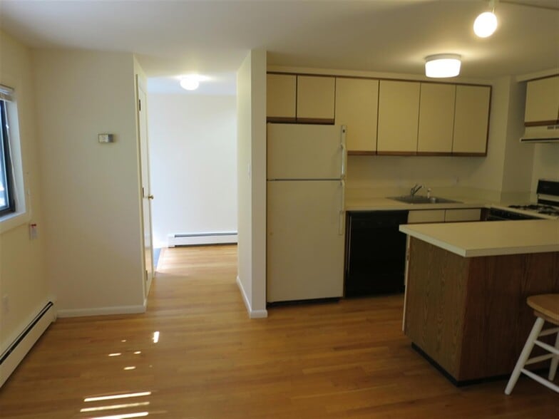 Building Photo - 61 6th St