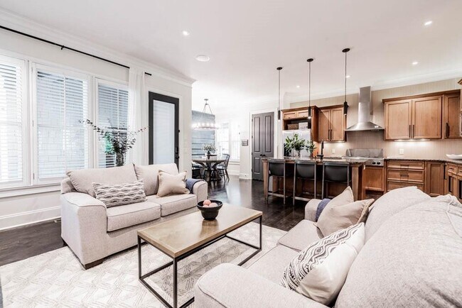 Building Photo - 470 Hamilton St SE