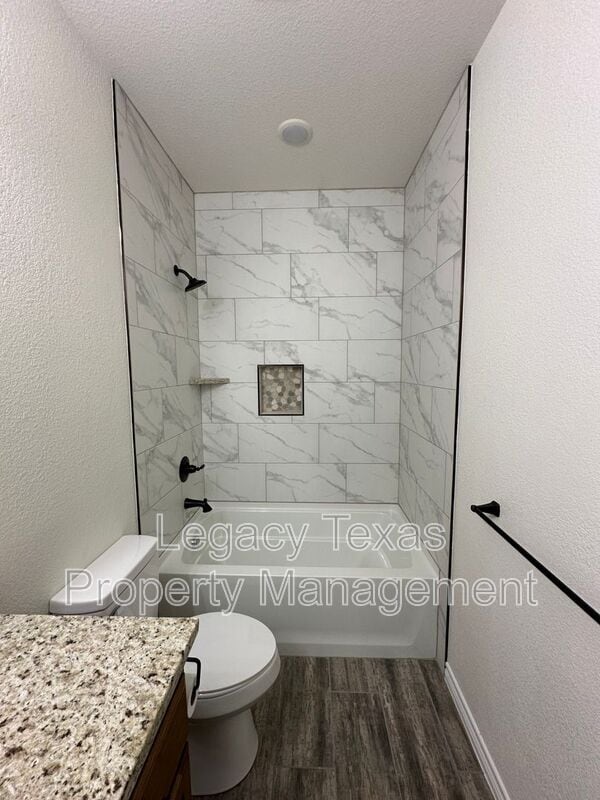 Building Photo - 405 Kaether Ln